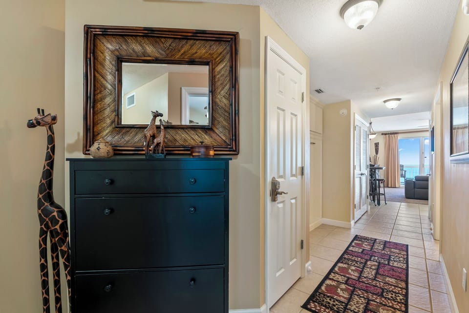 Elegant Coastal Entry