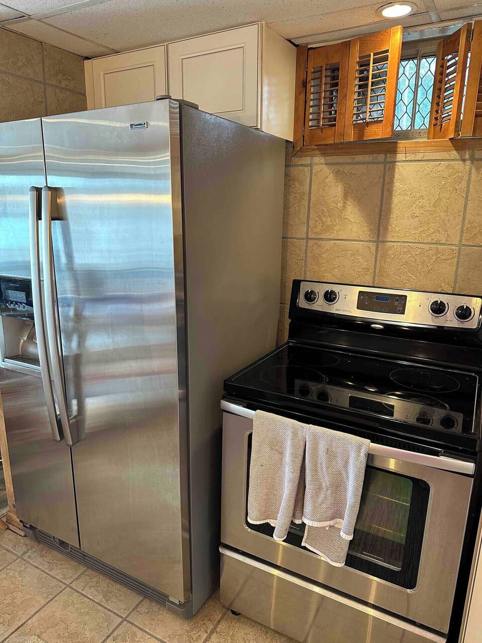 Full kitchen