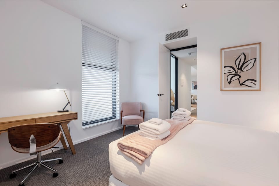 Bedroom 3 - Queen Bed, Office Desk, ensuite with shower - Elite Accommodation, Norwood, Adelaide