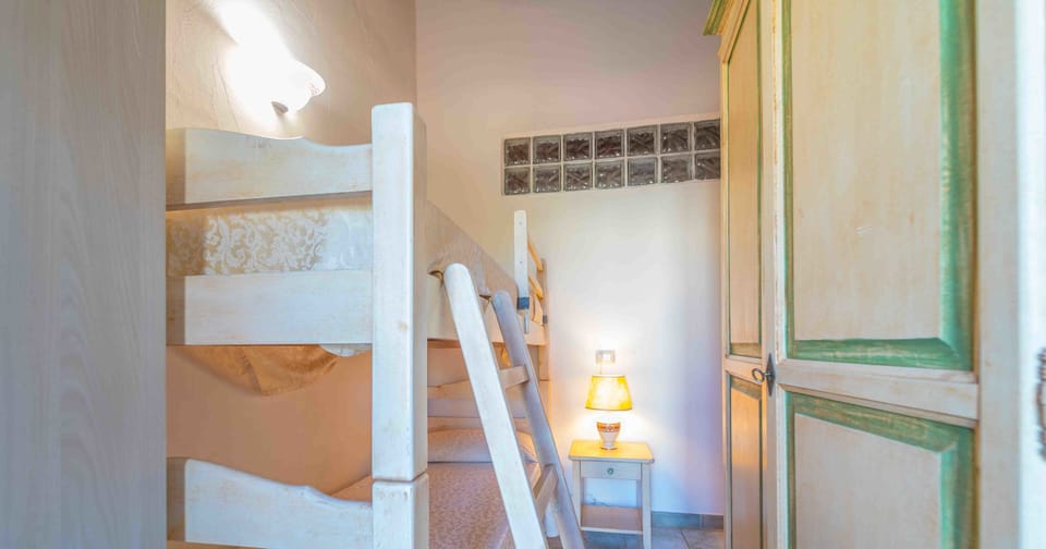 Bed,Bedroom,bunk bed