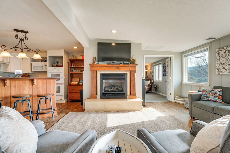 Living Room | Fireplace | Smart TV | Sleeper Sofa