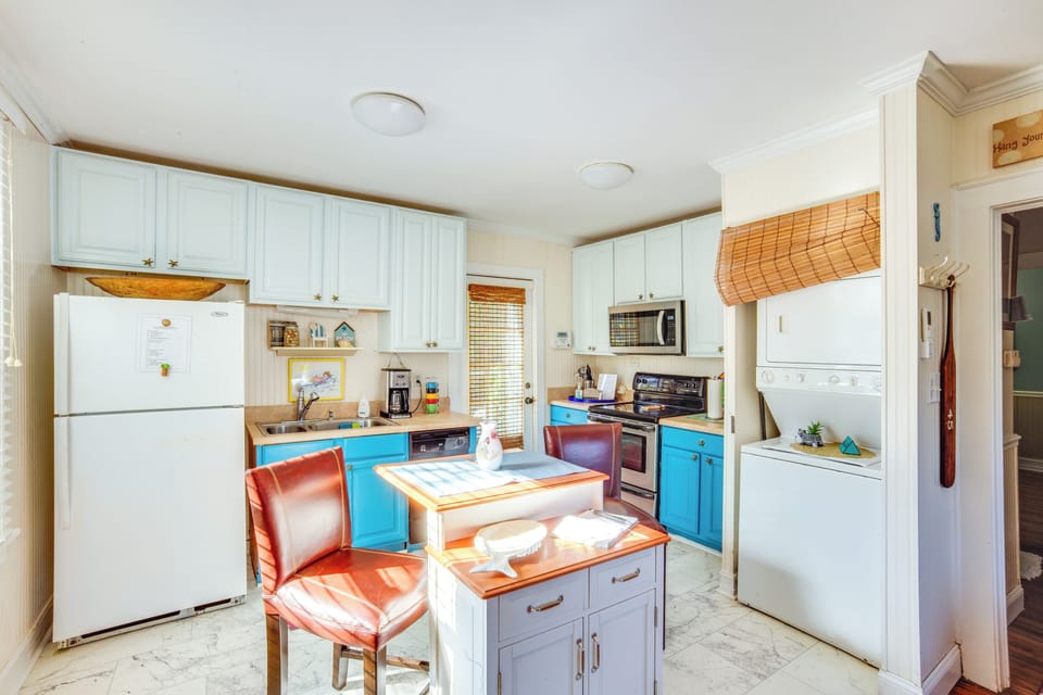 Kitchen | Slow Cooker | Toaster Oven | Spices