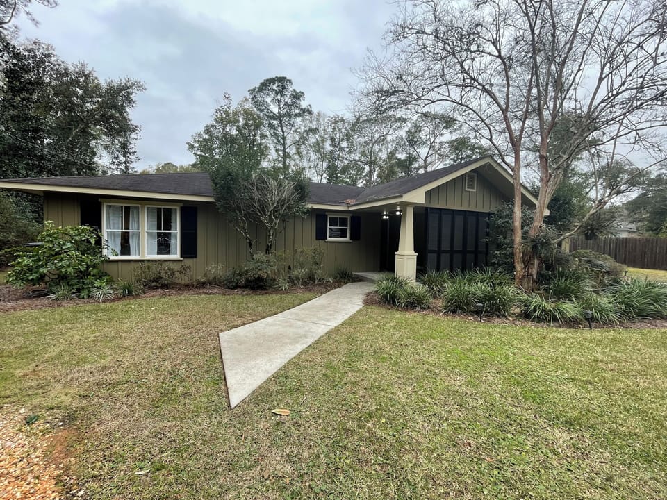 Simply Magnolia is a duplex located within walking distance of Magnolia River.