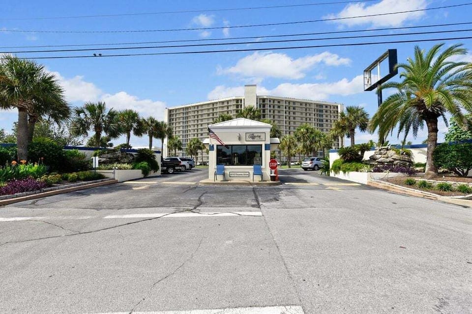 Commodore Condos