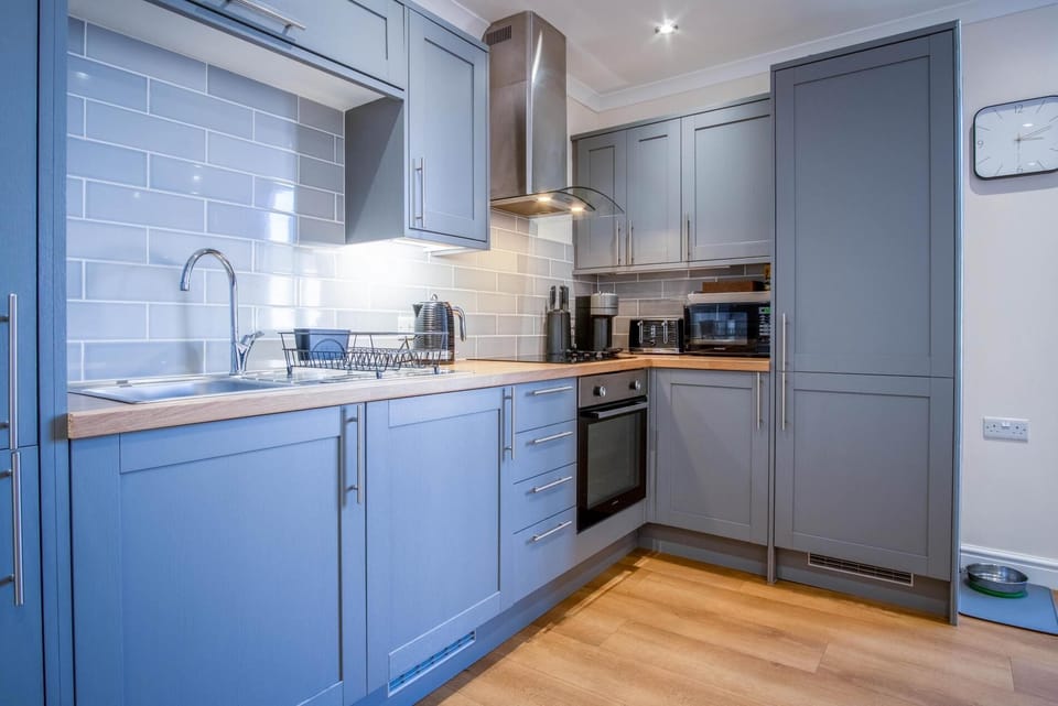 Skokholm Apartment - 3 Bedroom Apartment - Tenby (24612)