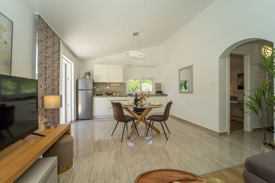 Dining room 1