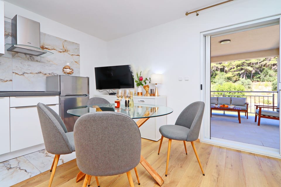 Dining room 3