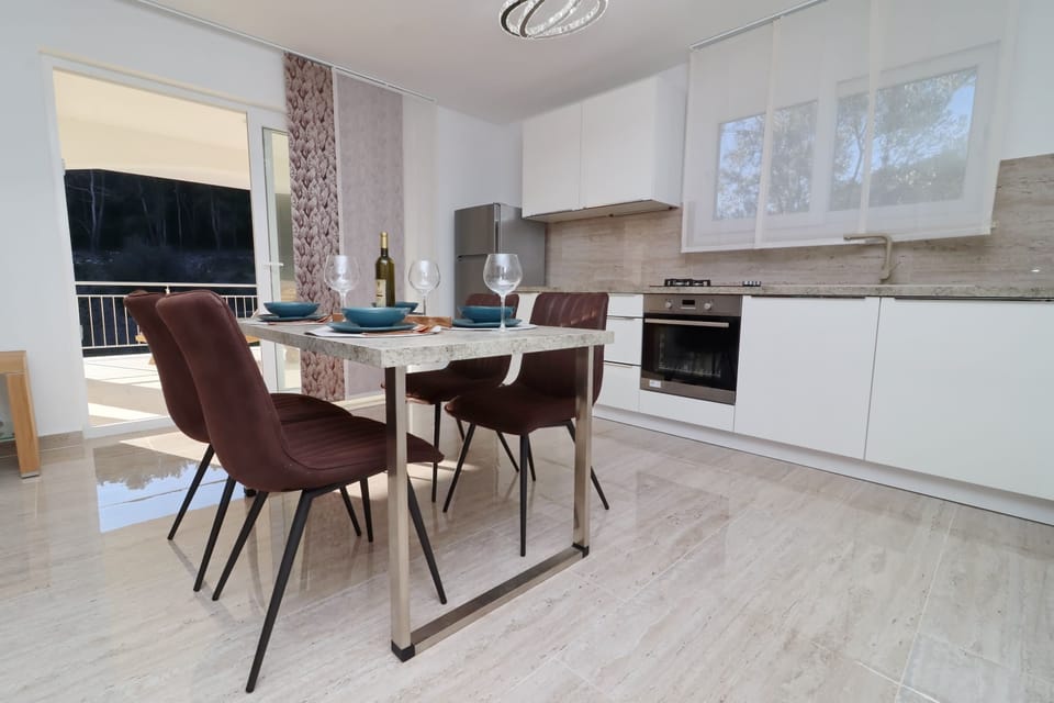 Dining room 1