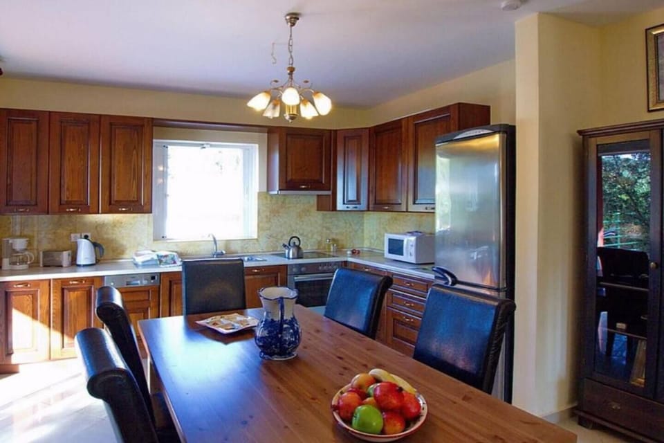 Villa Aliona open plan Kitchen and Dining room (1)