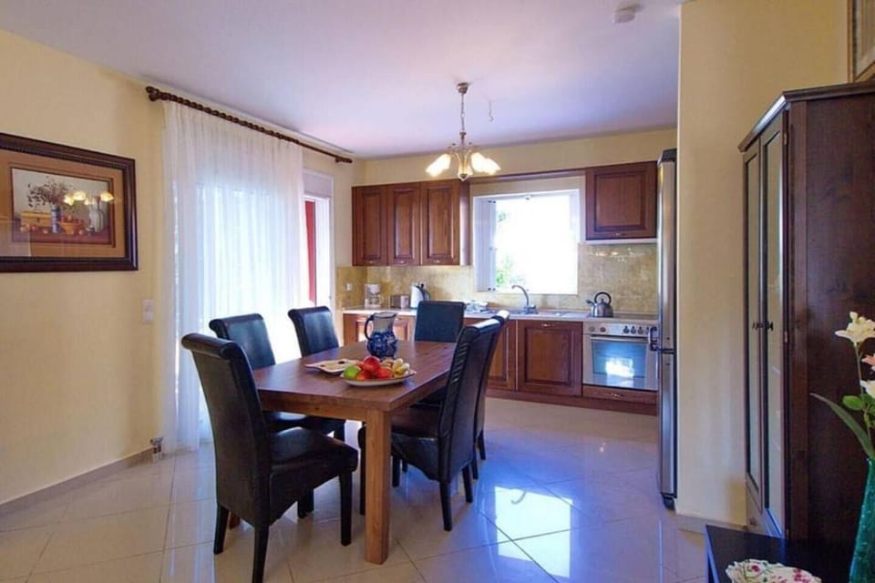 Villa Aliona open plan Kitchen and Dining room (2)