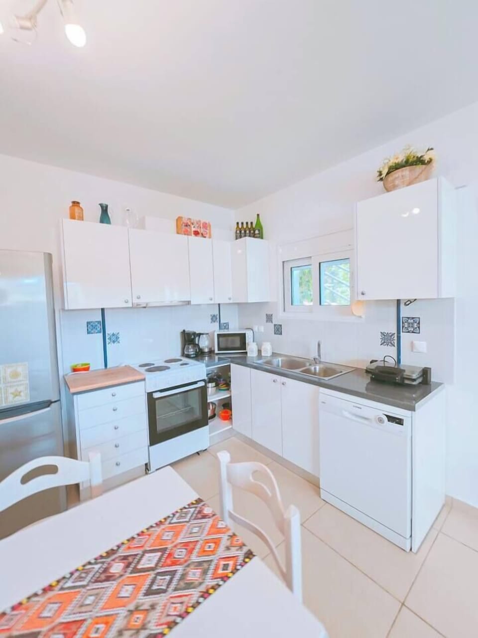 Lakithra cozy flat for 2 full kitchen (1)