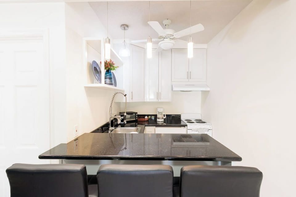 Kitchenette, Bar Stools