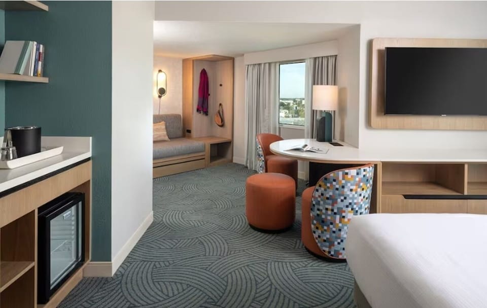 Unit with 1 King Bed