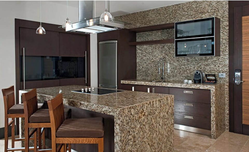 Clean and well appointed kitchen