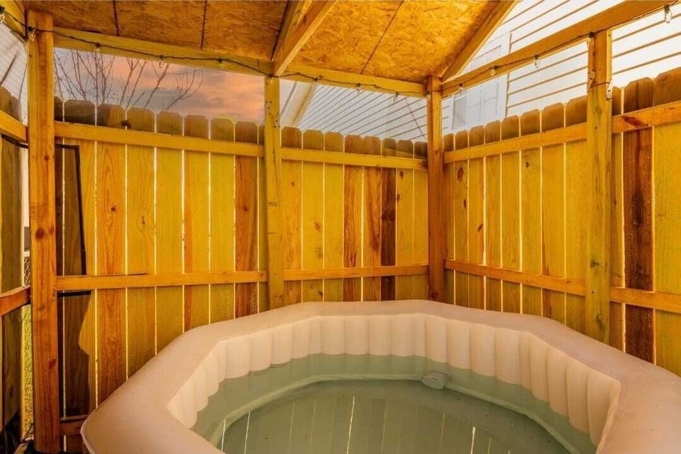 Indoor spa tub