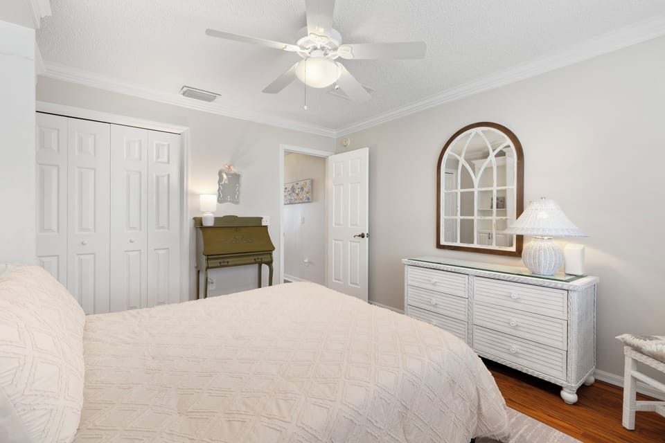 Guest Bedroom / Office