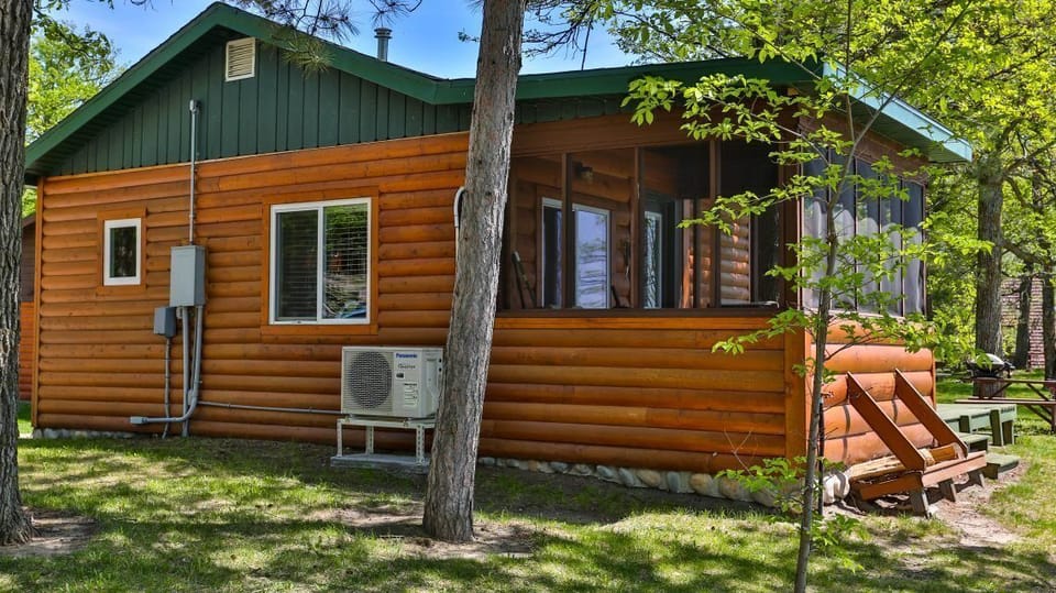 Cabin_4_01
