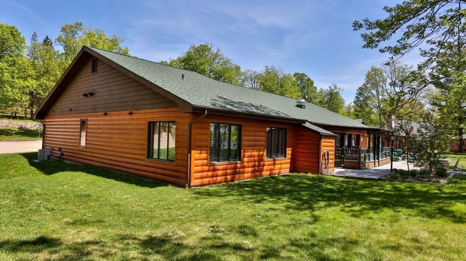 Cabin_12_02