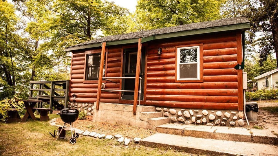 Cabin_8_01