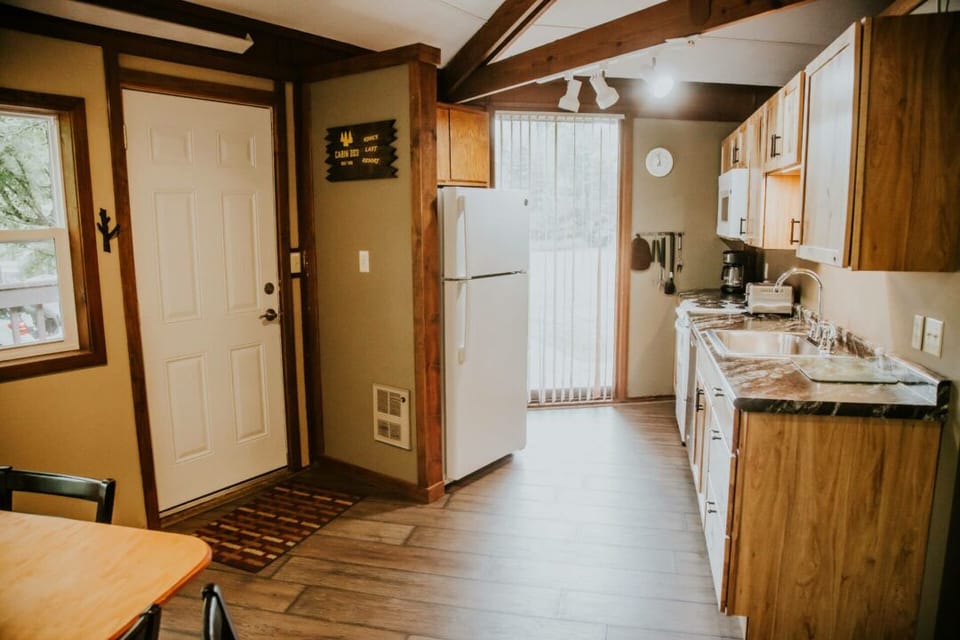 Cabin_203_05