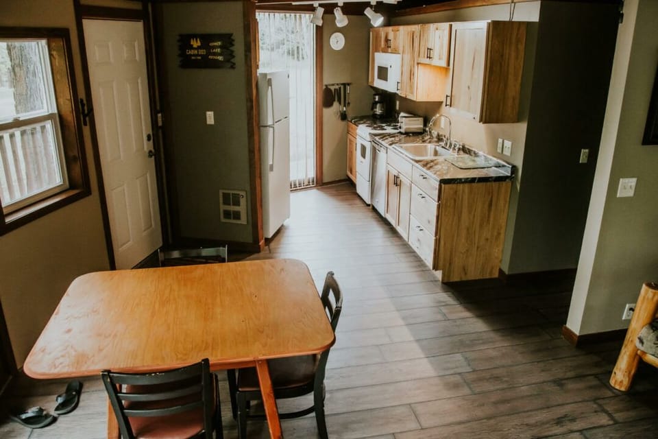 Cabin_203_04