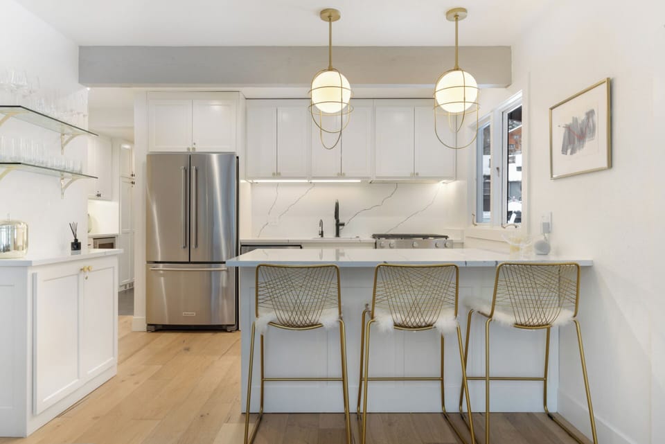Beautifully Renovated, Fully Equipped Kitchen
