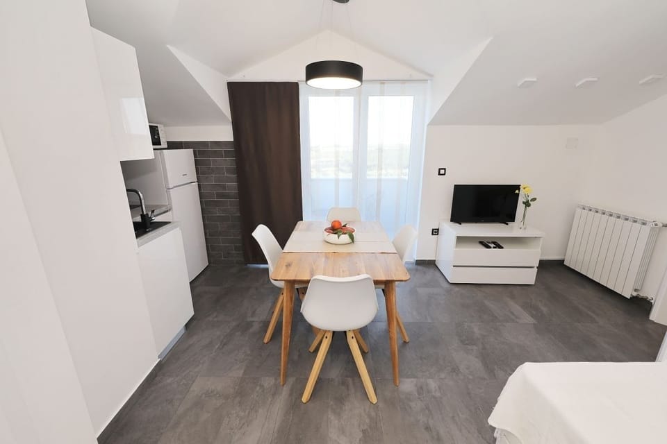 Dining room 2