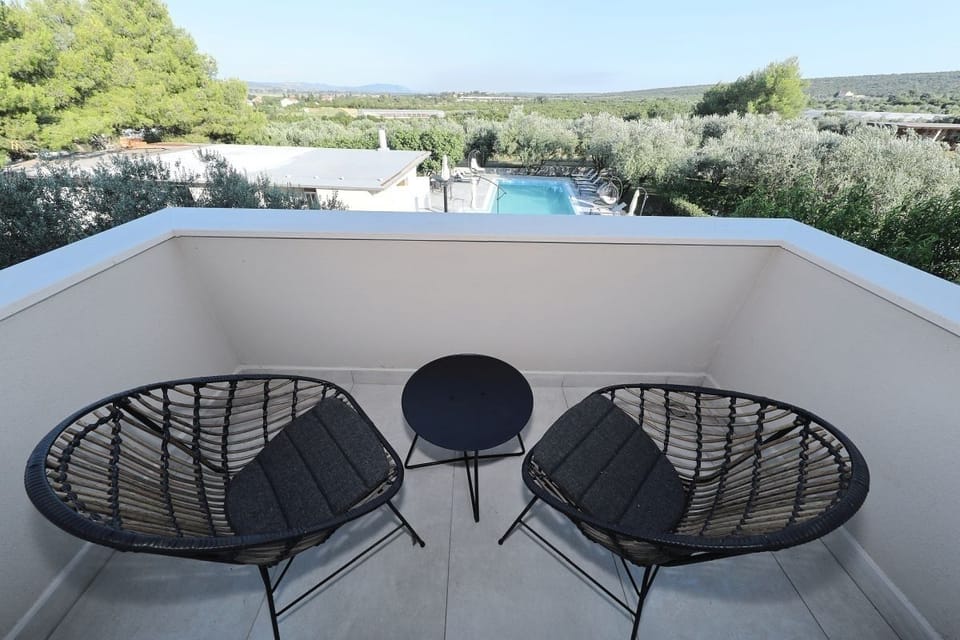 Balcony 4