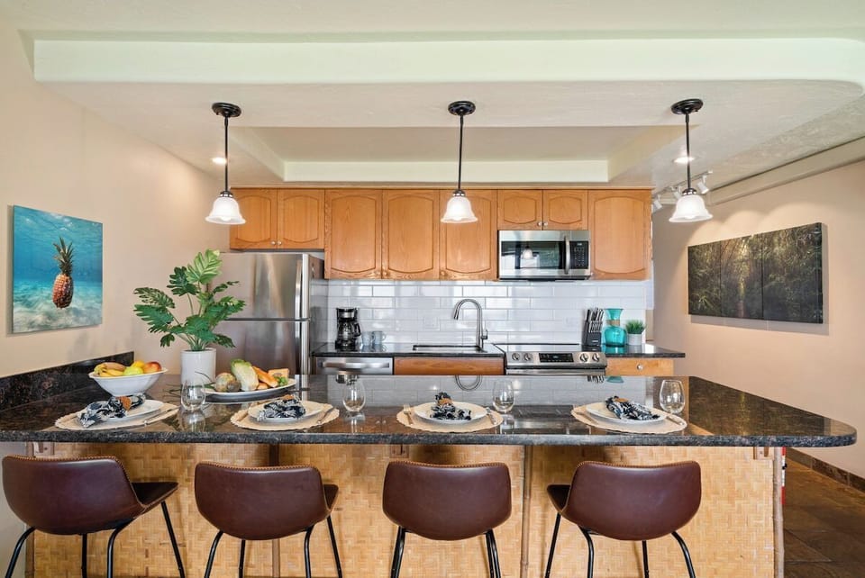 Waiohuli Beach Hale C212 kitchen 1