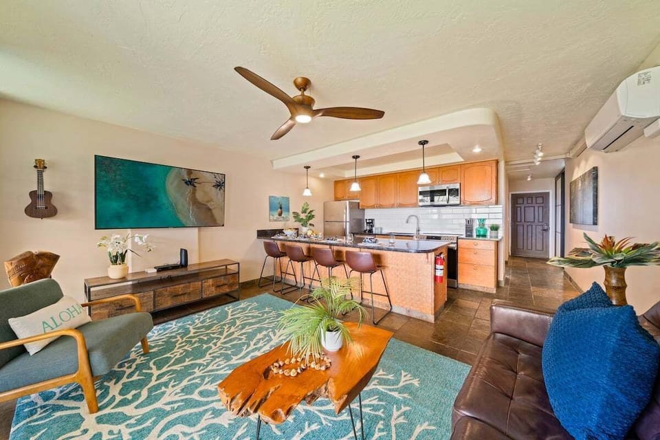 Waiohuli Beach Hale C212 living room 1