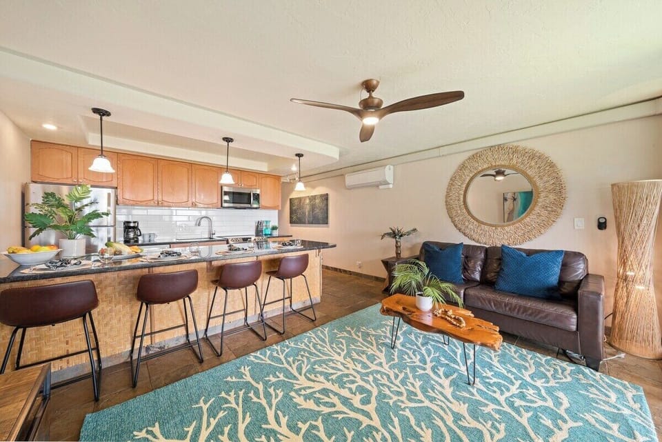 Waiohuli Beach Hale C212 living room 2