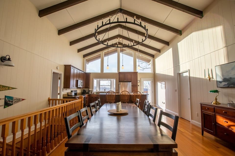 Bright Open Main Floor