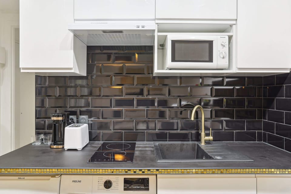 The kitchen is fully equipped to prepare a simple meal 