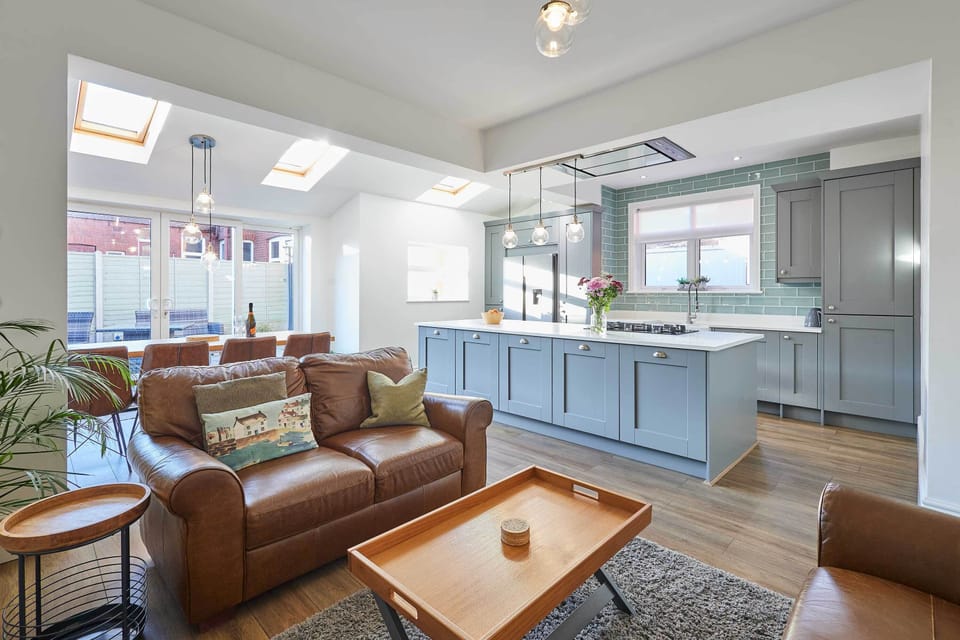 Peasholm Place, Scarborough - Host & Stay