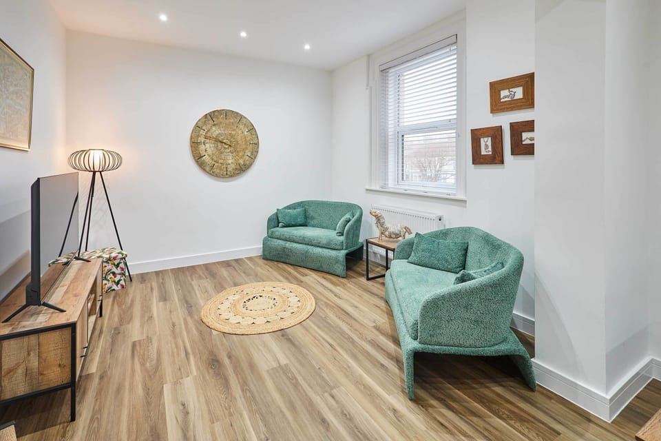 The Coach House, Apartment 1, Saltburn-by-the-Sea - Host & Stay