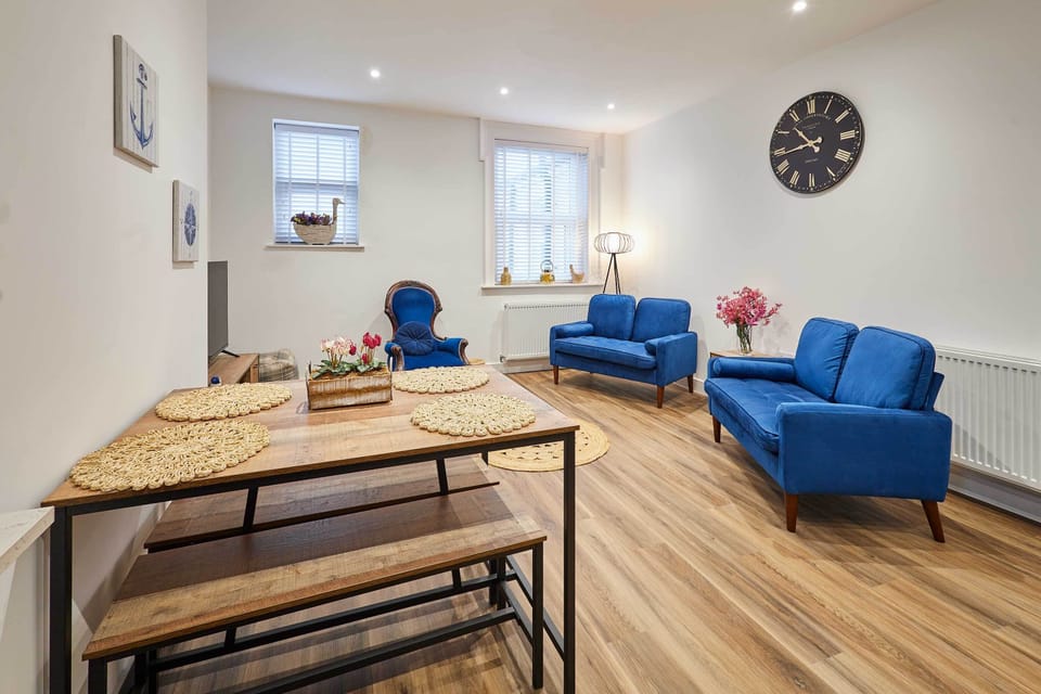 The Coach House, Apartment 2, Saltburn-by-the-Sea - Host & Stay