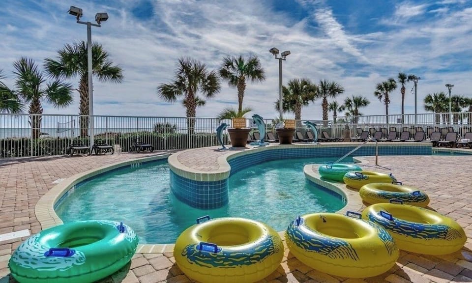 outdoor lazy river