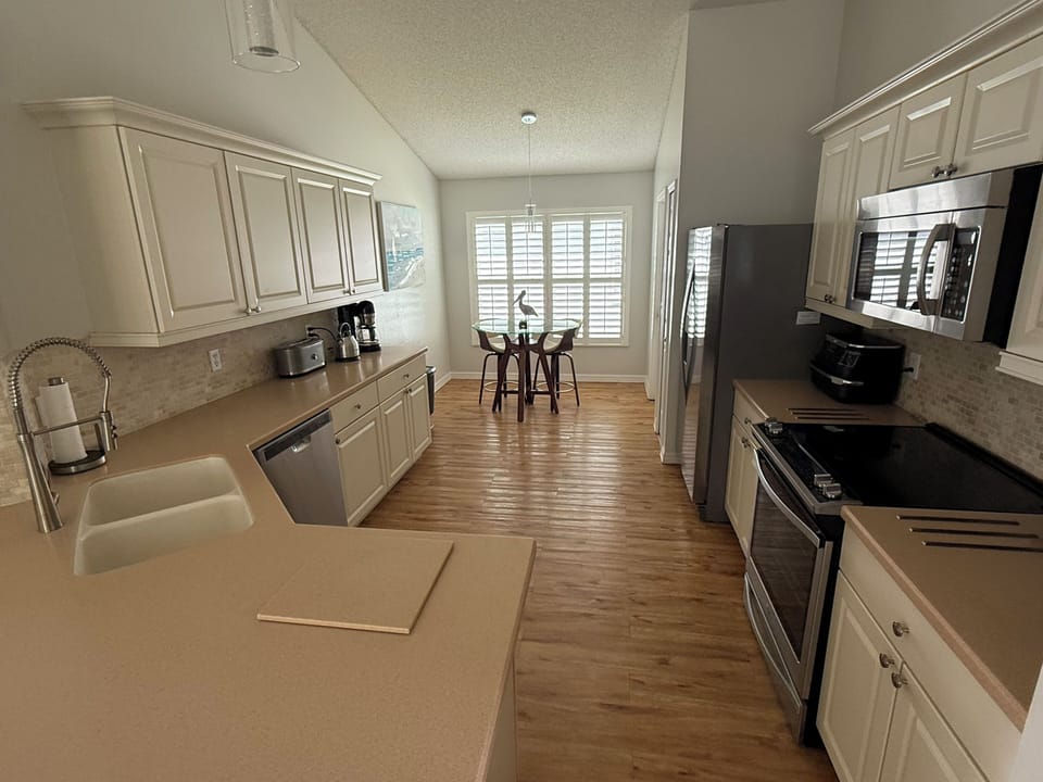 Kitchen/Breakfast Area