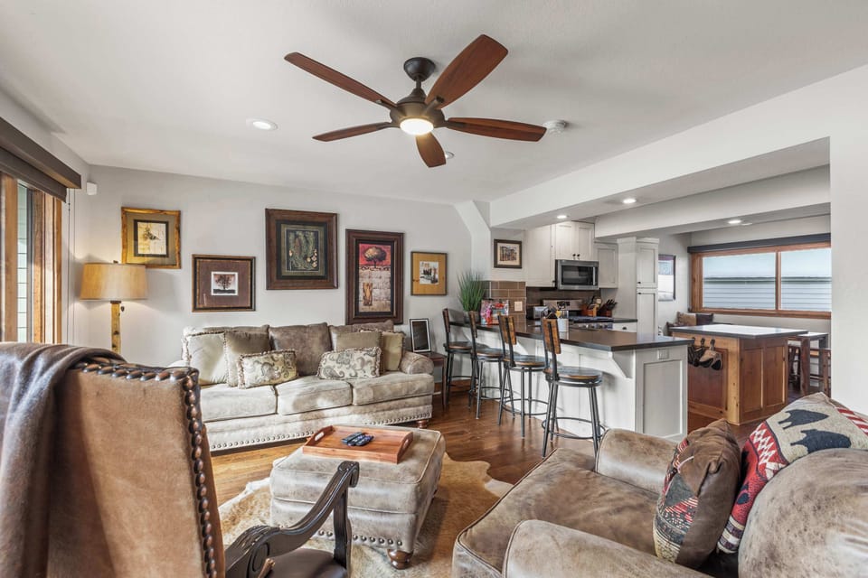 Lovely living room seating for all guests!