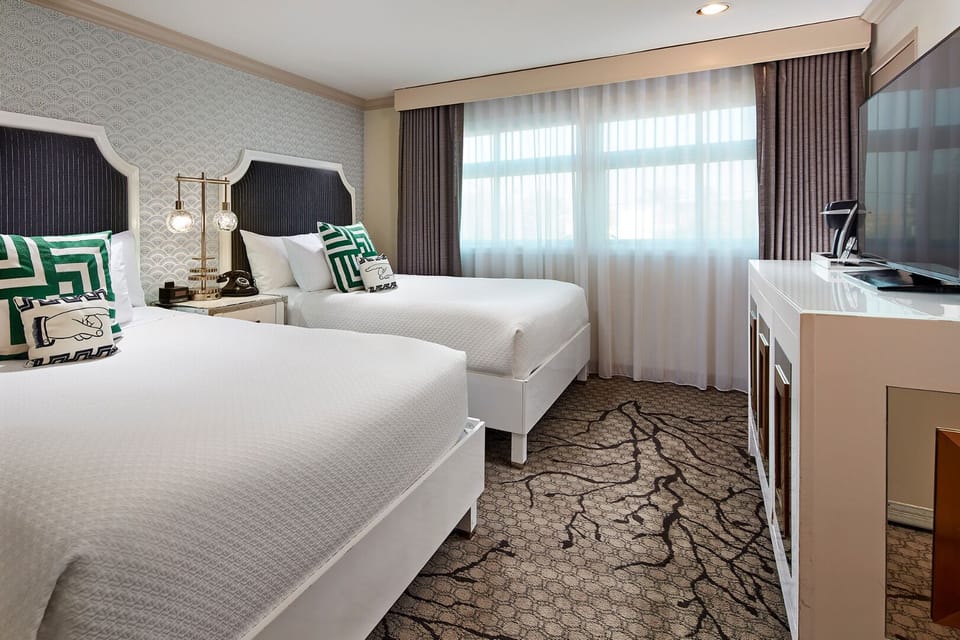 2 Queen Beds