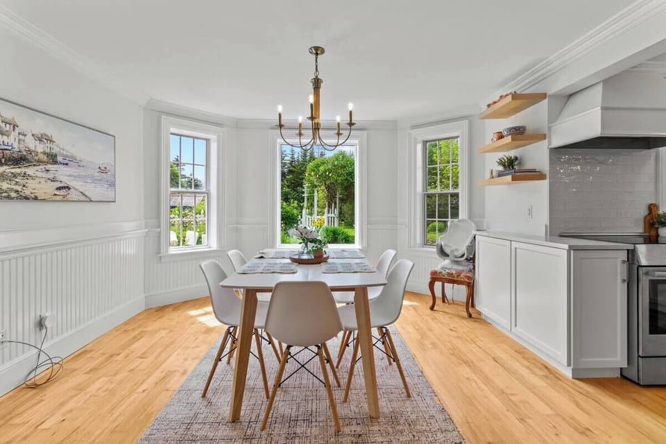 Our dining area is designed for comfort and style, making every meal a special occasion. #ComfortAndStyle #DiningDesign #SpecialOccasions