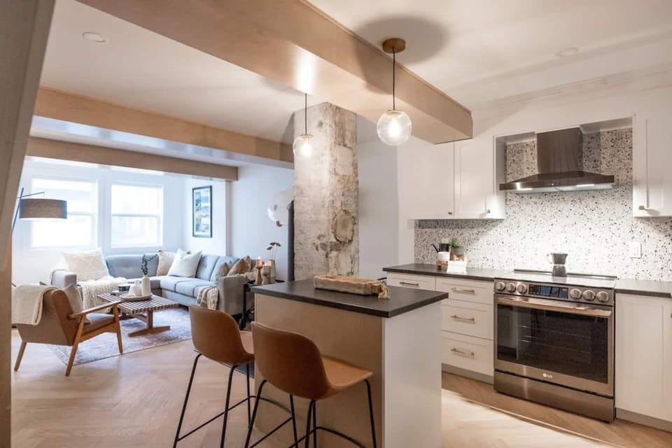 Spacious and Inviting: Enjoy the Freedom and Roominess of Our Open Layout, Perfect for Relaxation and Socializing. #SpaciousLiving