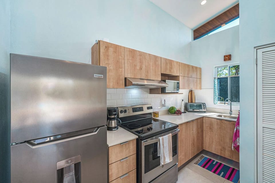 Fullzy equipped kitchen.