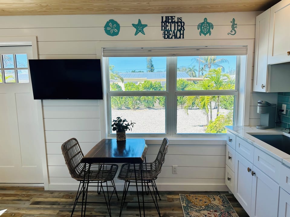 There are top up bottom down shades for privacy, but stillallowing natural light