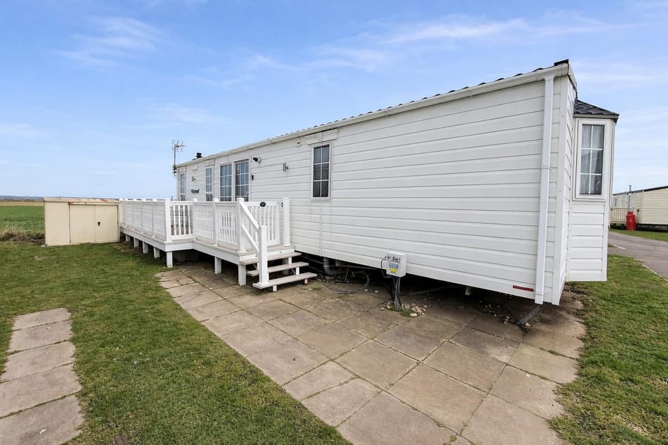 Nestled in the heart of East Yorkshire, this 4 berth, dog friendly static caravan located on Barmston Beach Holiday Park offers the perfect escape for families, couples, and even your four-legged friends.