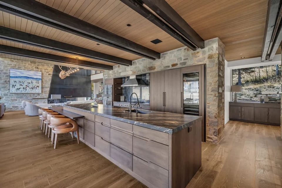 Kitchen Sink with Countertop Space