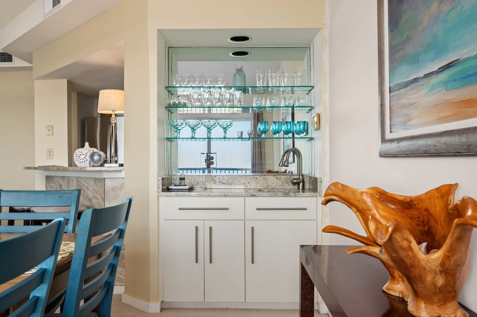OB3: Sea Rose | Dining Area - Seating for 6, Deck Access, Wet Bar
