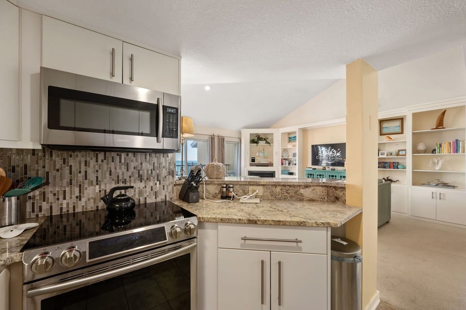 OB3: Sea Rose | Kitchen Area
