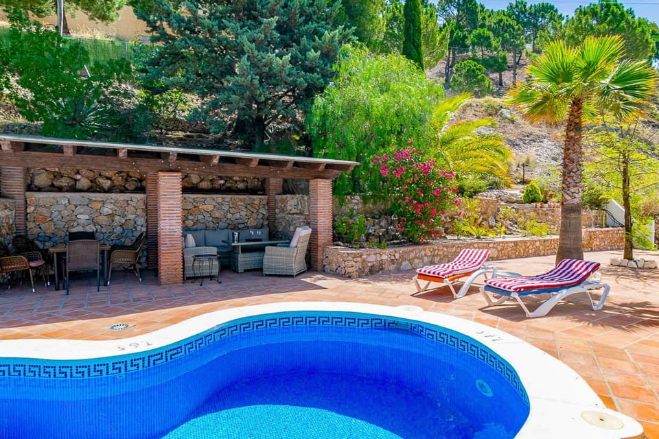 Cruz del Monte in Competa %2D swimming pool and terraces