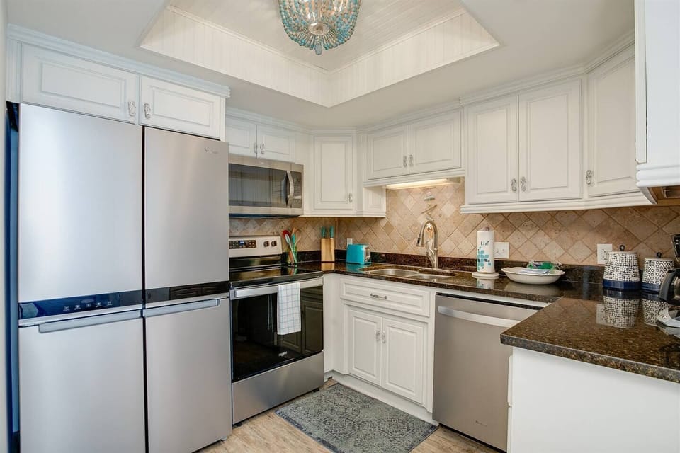 Fully Stocked kitchen